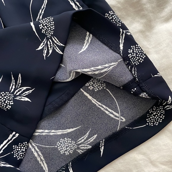 NWOT Ann Taylor Floral Pineapple Print Summer Shorts - Picture 7 of 8